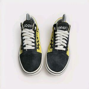 Vans Peanut x Old Skool Charlie Brown Size 8.5‎ Womans